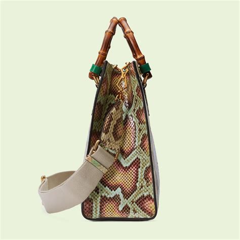 gucci sfilata pitone|Mini borsa shopping Gucci Diana in pitone .